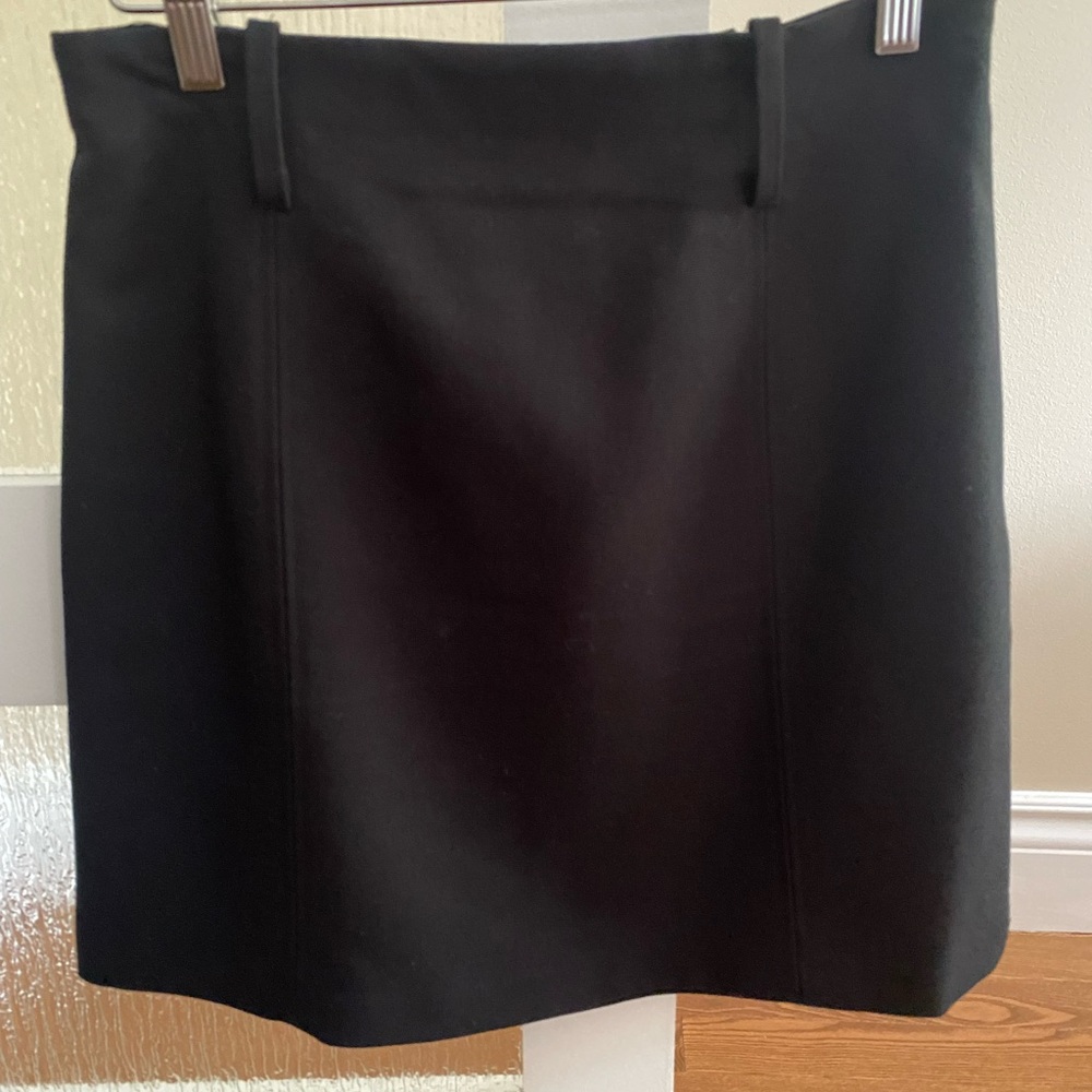 Like new black mini skirt!